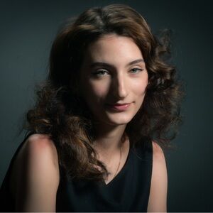 Meet your Posher, Dayana